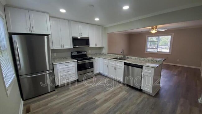 Photo - 813 S Blount St House
