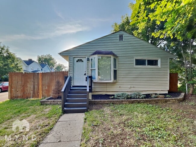 Building Photo - 928 Heyl Ave Rental