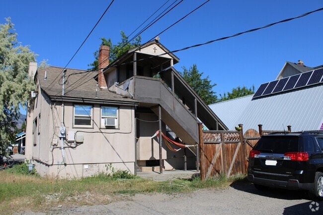 Building Photo - 17 N Buchanan Ave Unit 0.5 Rental