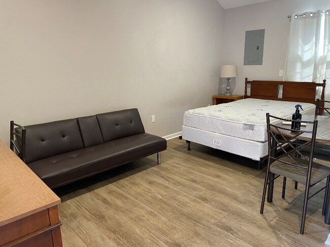 Photo - 1421 N Main St Unit 5