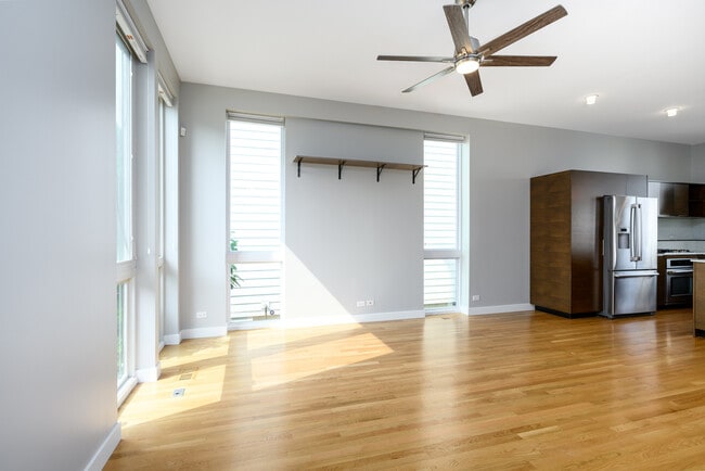 Photo - 4412 W Waveland Ave