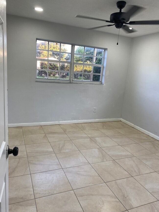 Photo - 2906 Sunshine Blvd