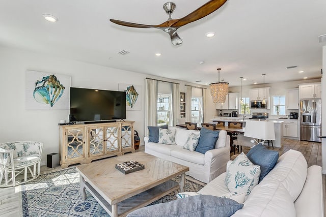 Large Open Floor Plan with Lots of Natural Light