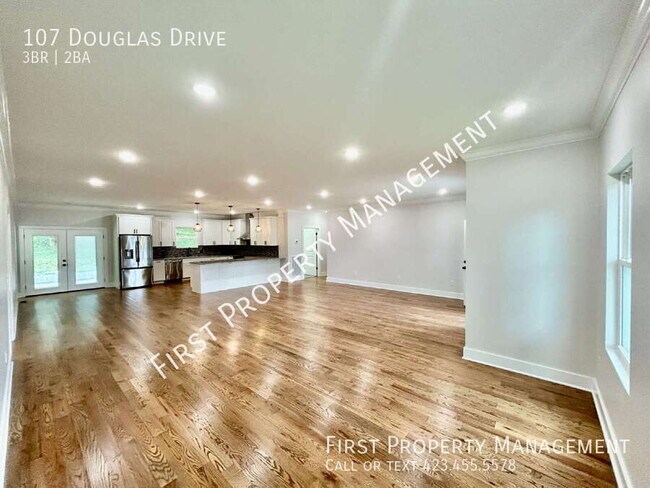 Photo - 107 Douglas Dr