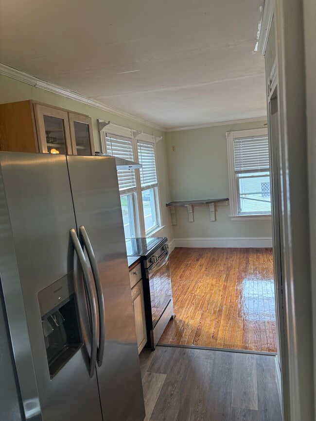 Photo - 180 High St Unit 2