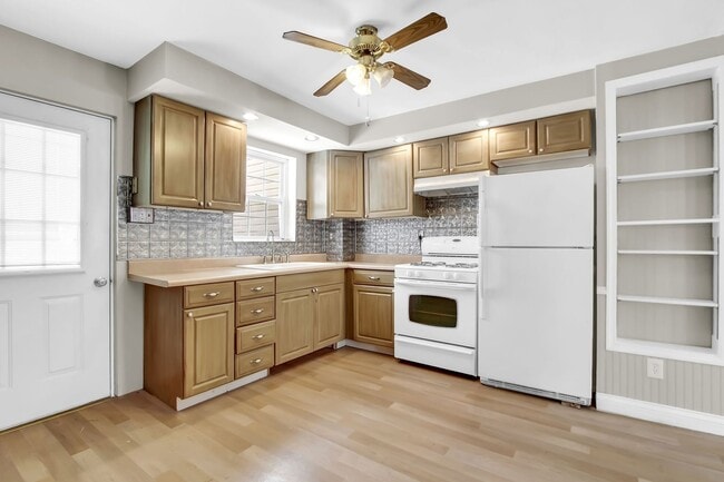 Photo - Bright 4 Bedroom, 2.5 Bath Home in Northeastern Schools!