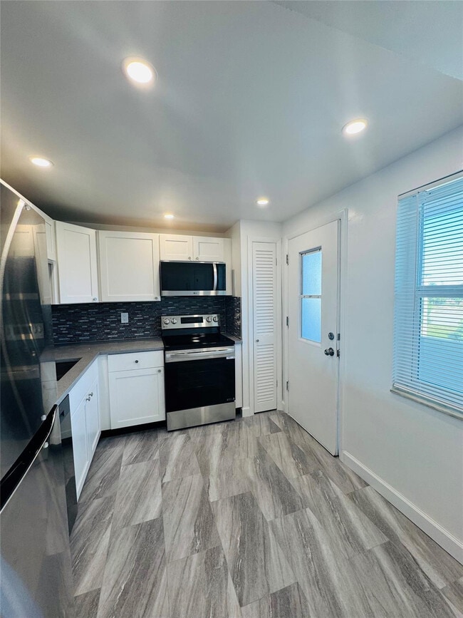 Photo - 1701 NE 191st St Unit 413