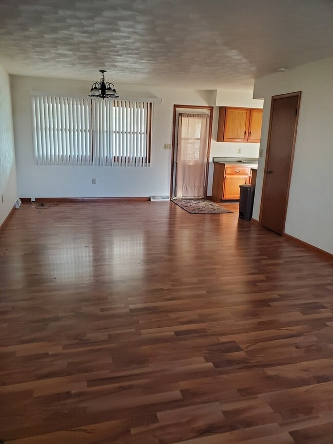 Photo - 730 N 2853rd Rd