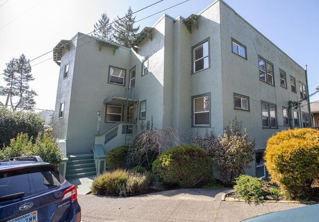 Building Photo - 319 N 8th St Rental