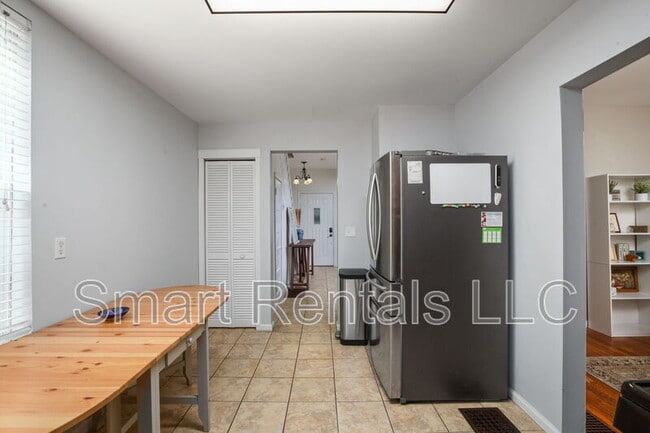 Photo - 7221 South St