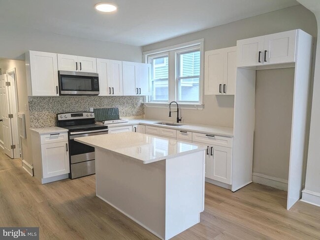 Building Photo - 5750 Rising Sun Ave