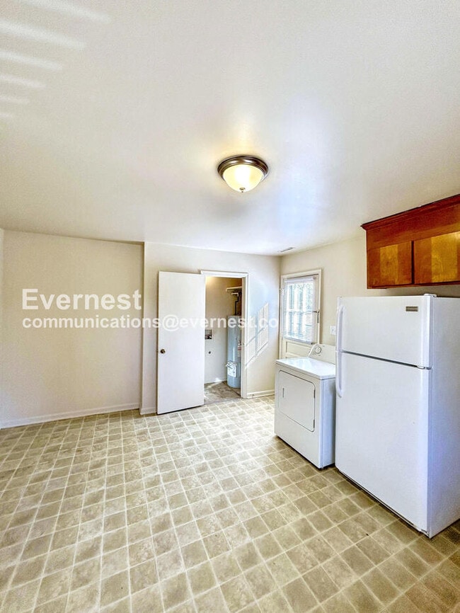 Photo - 206 Cambridge Pl