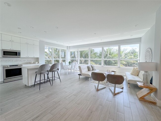 Photo - 4925 Collins Ave Unit 3F