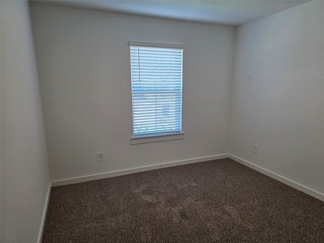 Photo - 4923 Edgewood Dr