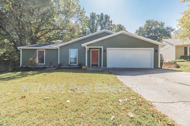 2549 E Lancer St
