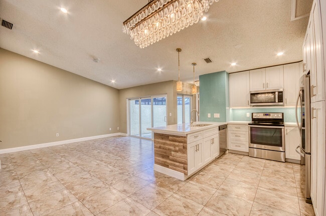 Photo - 9109 SW 21st St