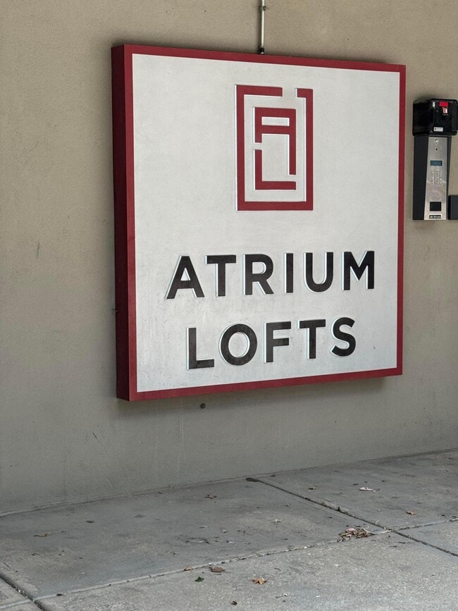 Building Photo - 106 N High St Unit 206