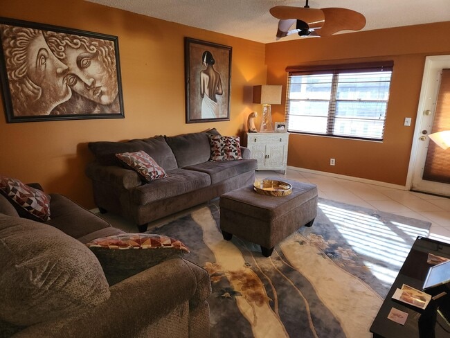 Photo - 113 Mansfield C Unidad 113