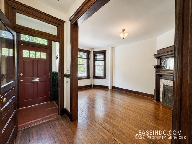 Photo - 128 Adams St NW