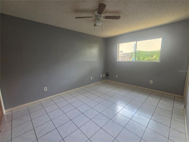 Photo - 1320 Markham Ave