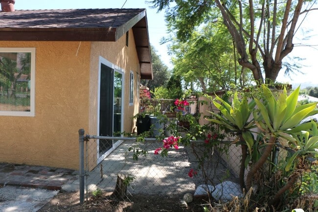 Photo - 820 W Harriet St