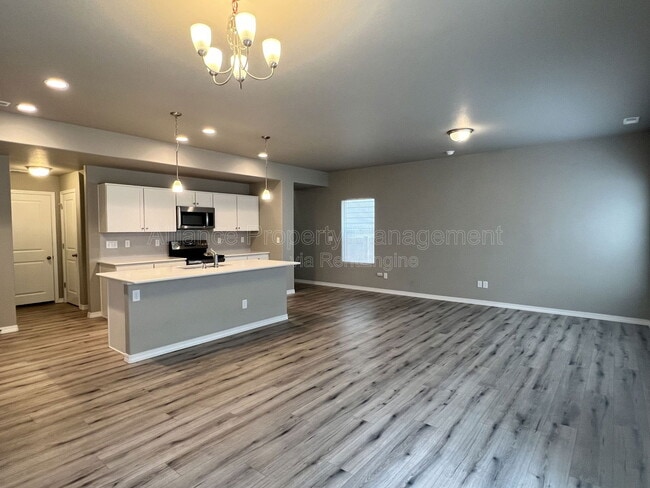 Photo - 7839 Lathrop Vw