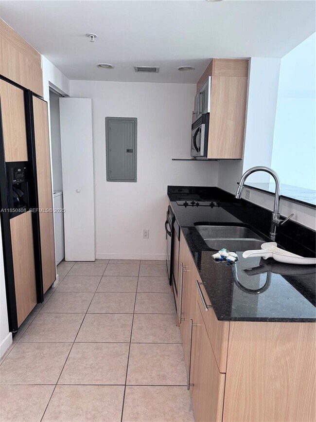 Photo - 335 S Biscayne Blvd Unit 1206