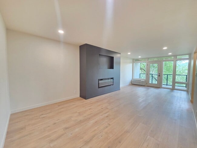 Photo - 358 S Coeur D'alene St