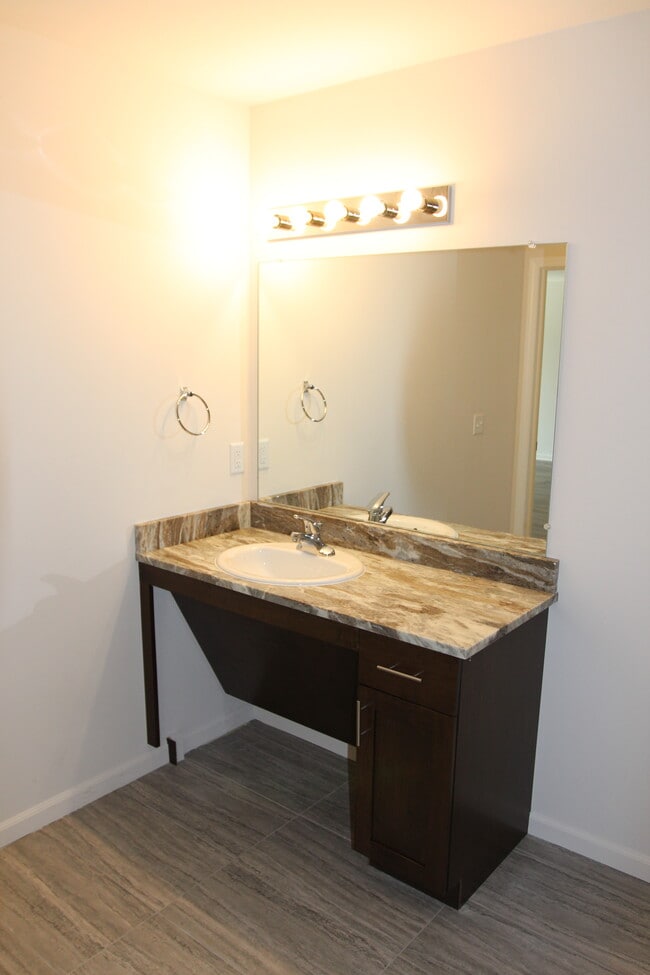 Utica Park Apartments For Rent in Fraser, MI