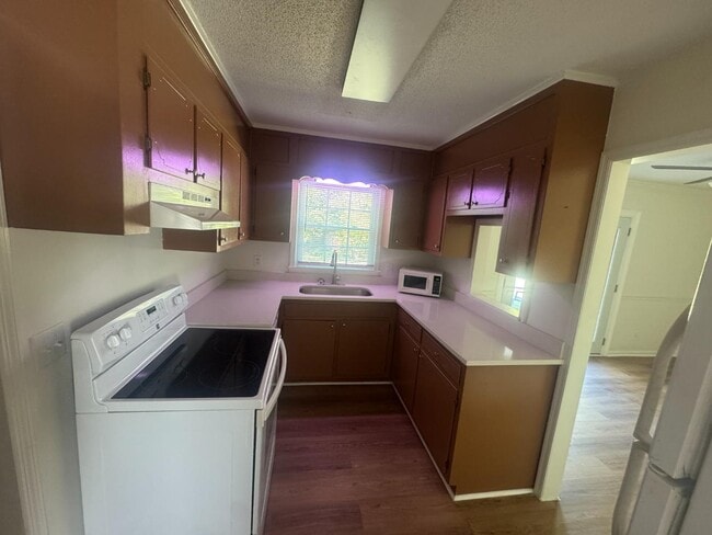 Photo - 4319 Baywood Dr SW