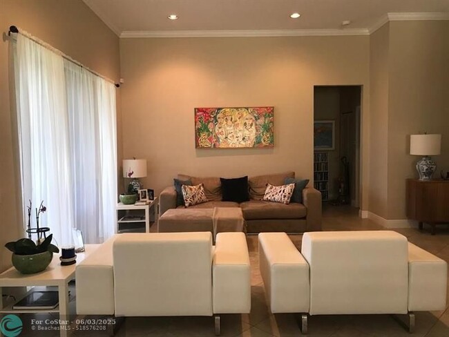 Photo - 1441 Cardinal Way