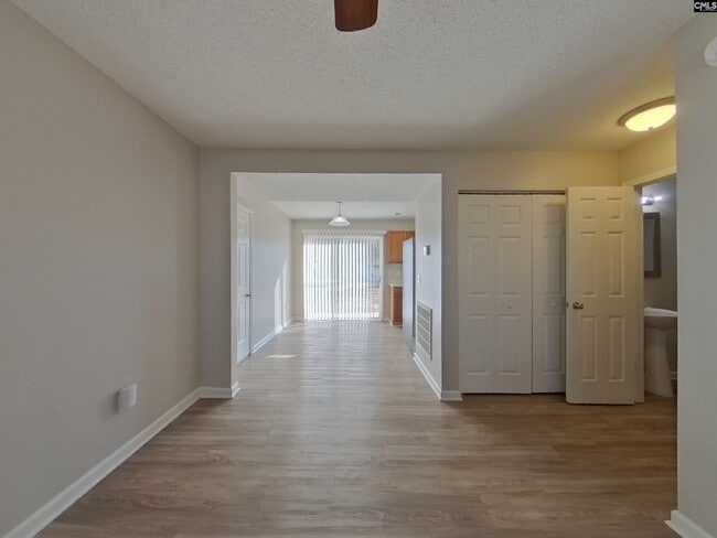 Photo - 521 Halleck Ln