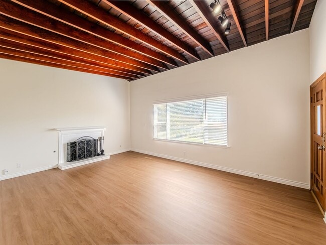 Photo - Charming 2-Bedroom Retreat in La Crescenta – Available Now!