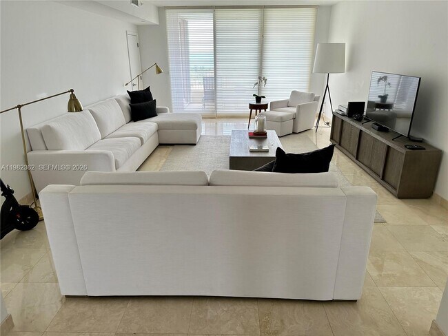 Photo - 785 Crandon Blvd Unidad 803