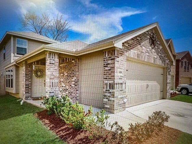 Building Photo - River Garden Addition 3 bed 2 1/2 bath 2 c...