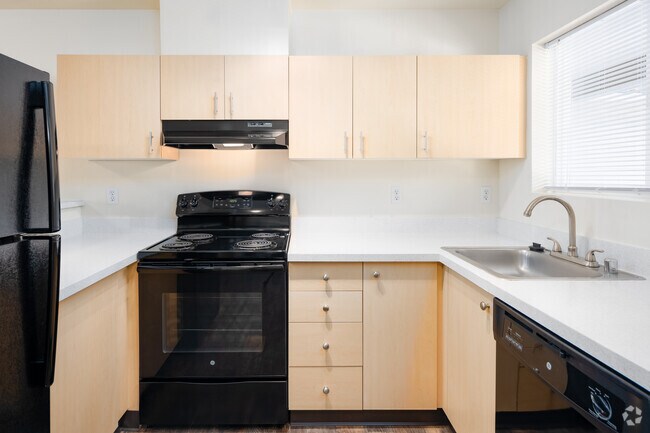 Studio, 1BA - 535SF