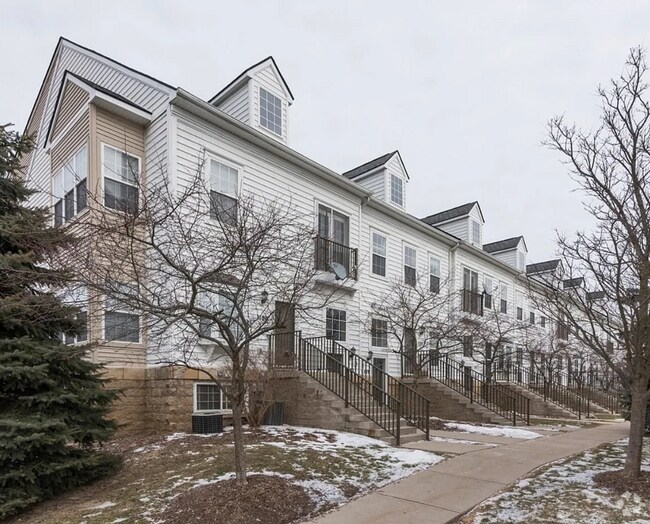 Building Photo - 3 Bedroom Condo