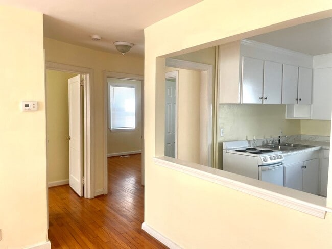 Photo - Sunny and Charming Beach Apartment For Rent! Unit 2