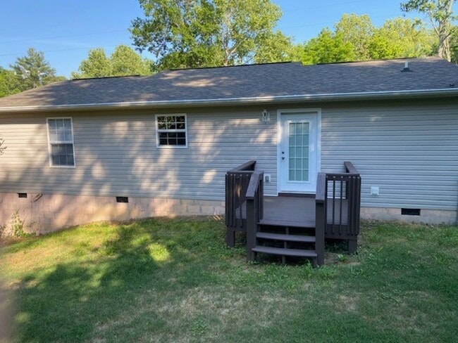 Photo - Knoxville 37920 - 3 bedroom, 2 bath home with fenced yard- Contact Ed Johnson (865) 924-5045