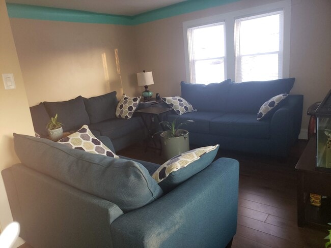 Living Room W/Skylight & lots of windows - 2835 S Harvey Ave