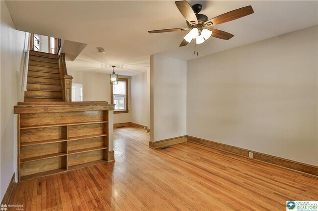 Photo - 1035 Spring St