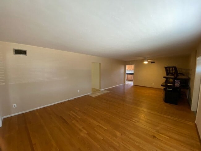 5616 Dorothy Way