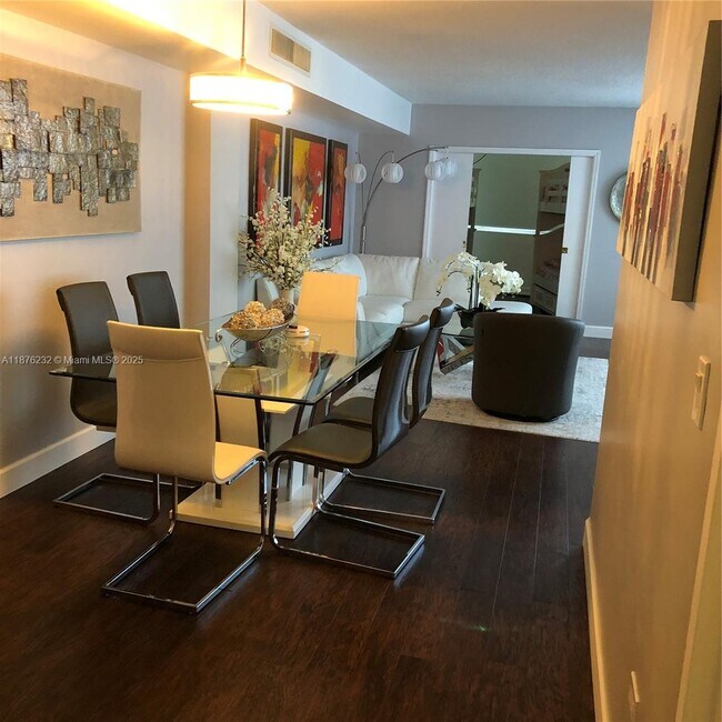 Photo - 905 Brickell Bay Dr Unit 327