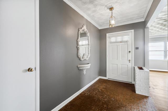 Photo - 711 Bizerte Ave