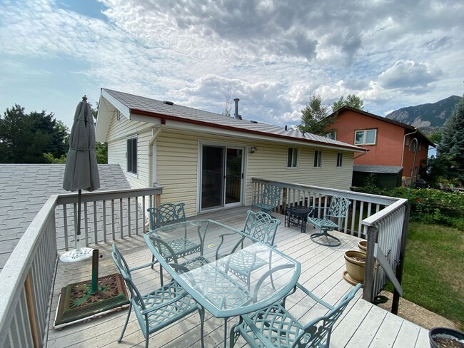 Photo - 4 Bed 2 Bath Home In South Boulder.  Devils Thumb Neighborhood!