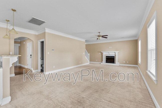 Photo - 261 Crown Heights Way