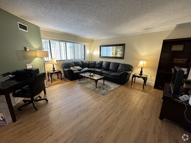 Building Photo - 15 N Beacon St Unit 212 Rental
