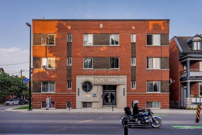 Building Photo - 425 Elgin