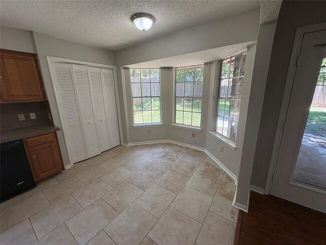 Photo - 2304 Silver Spur Dr