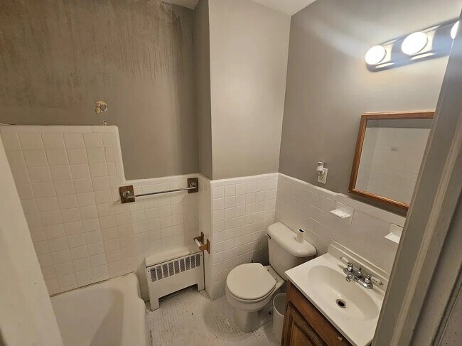 Photo - 6315 Everett Ave Unidad A20